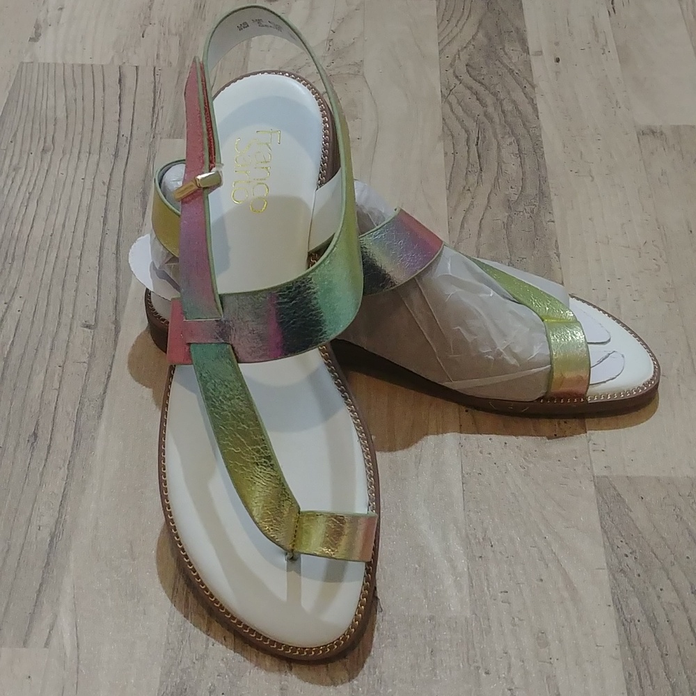 ⭐HOST PICK⭐NIB Franco Sarto Gensi Shiny Faux Leather Thong Summer Sandal 8